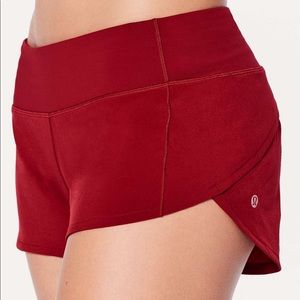 Lulu lemon speed up short 2.5”